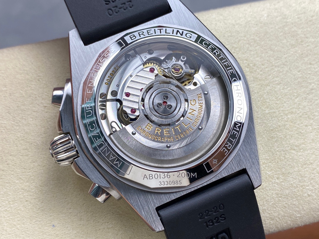 Breitling Focus on big factory goods