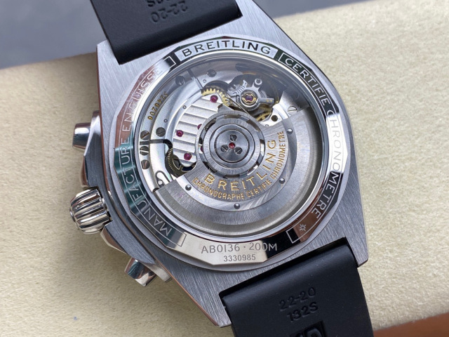 Breitling Focus on big factory goods