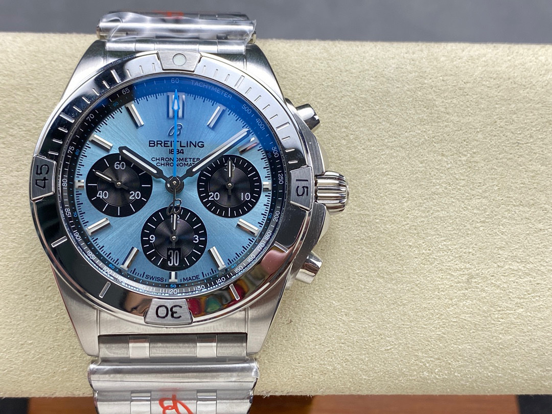 Breitling Focus on big factory goods