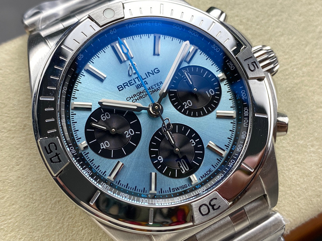Breitling Focus on big factory goods