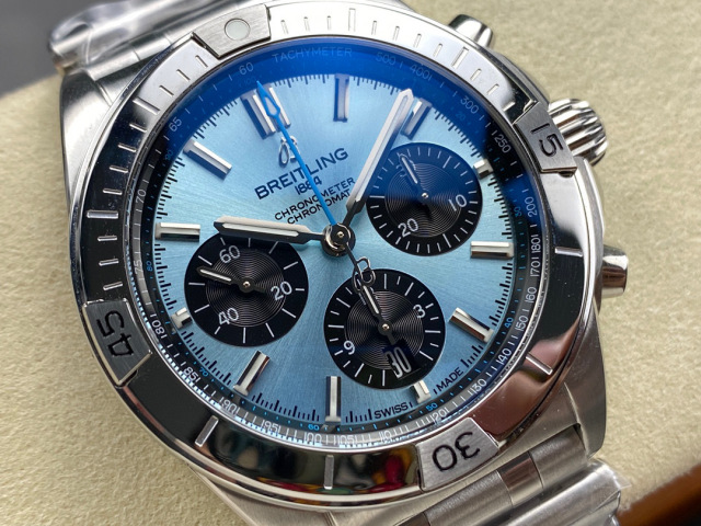 Breitling Focus on big factory goods