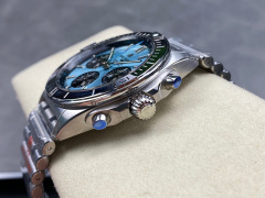 Breitling Focus on big factory goods