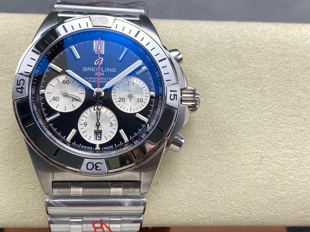 Breitling Focus on big factory goods