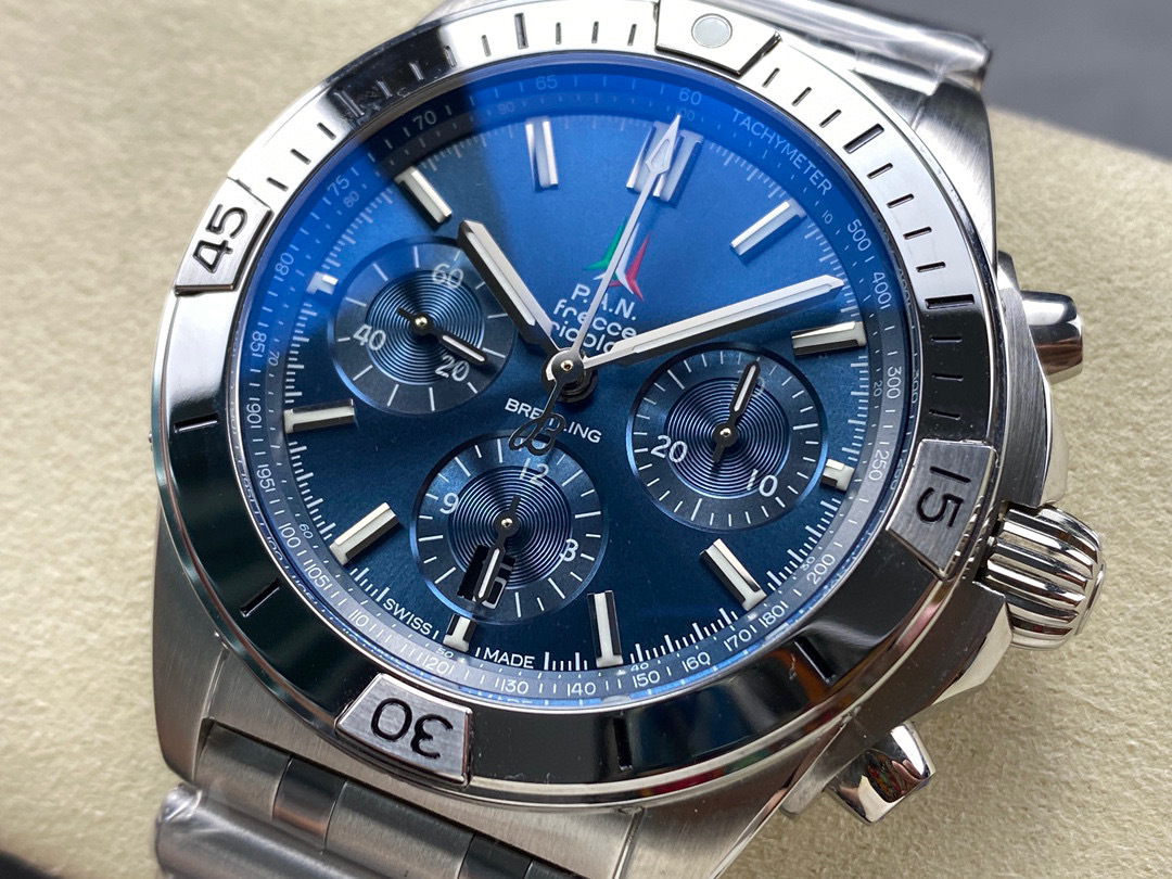 Breitling Focus on big factory goods