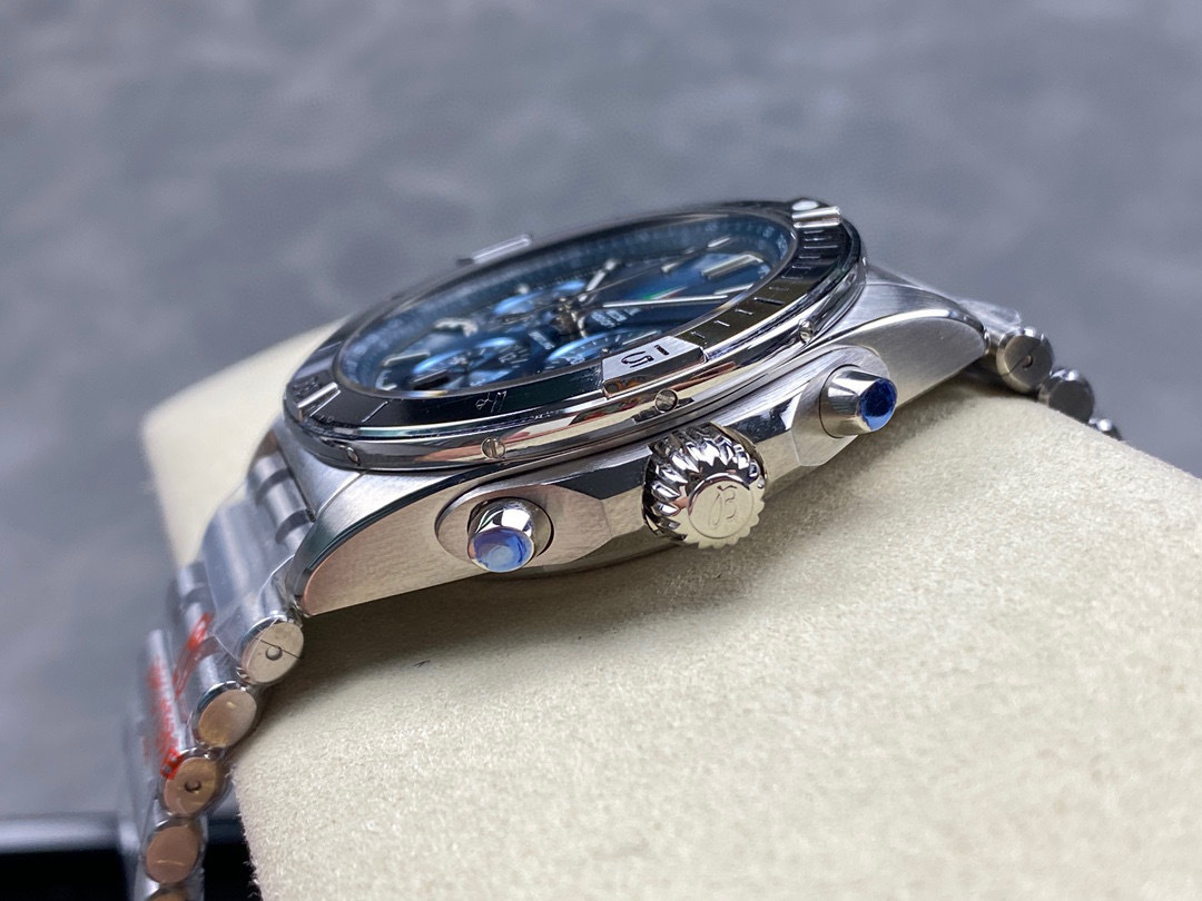 Breitling Focus on big factory goods