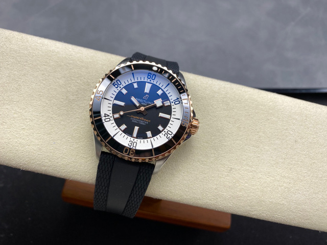 Breitling Focus on big factory goods