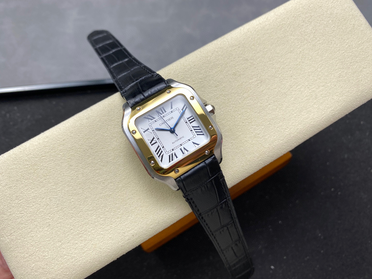 Cartier Focus on big factory goods