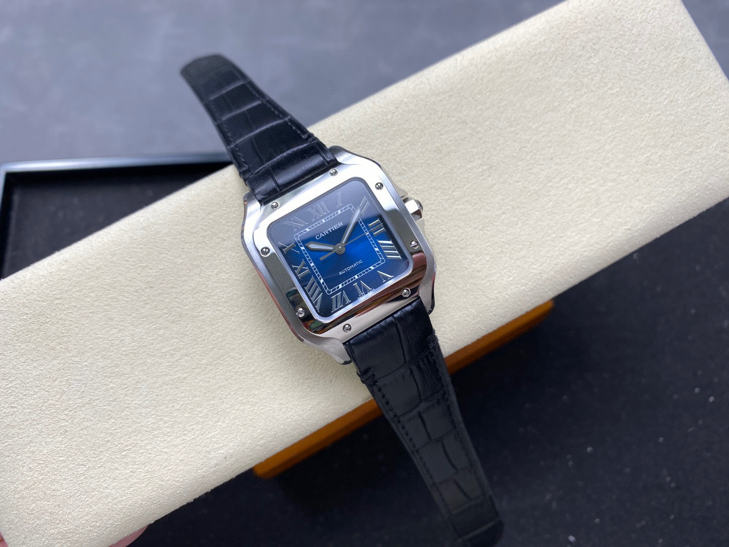 Cartier Focus on big factory goods