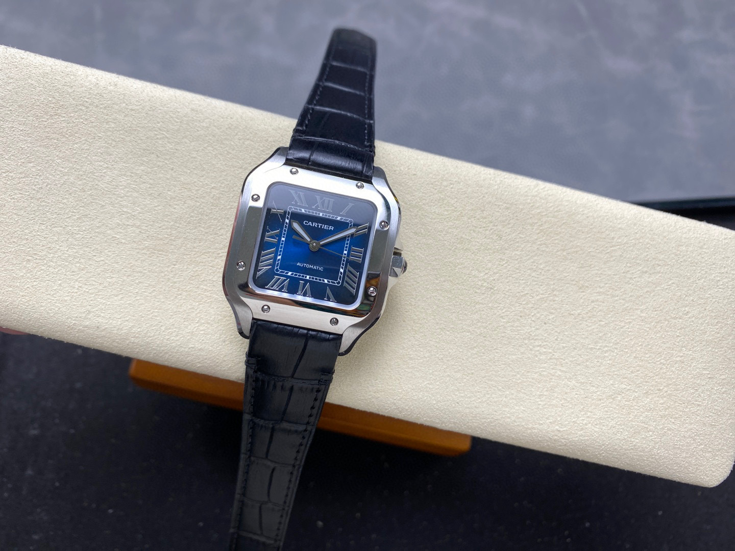 Cartier Focus on big factory goods