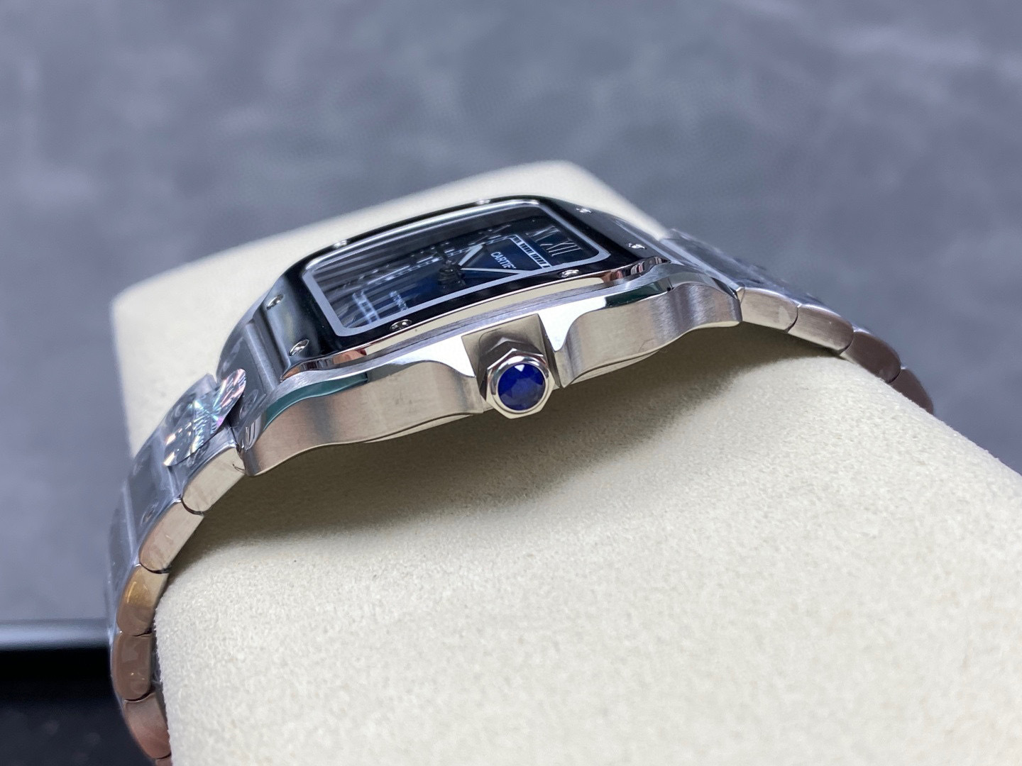 Cartier Focus on big factory goods