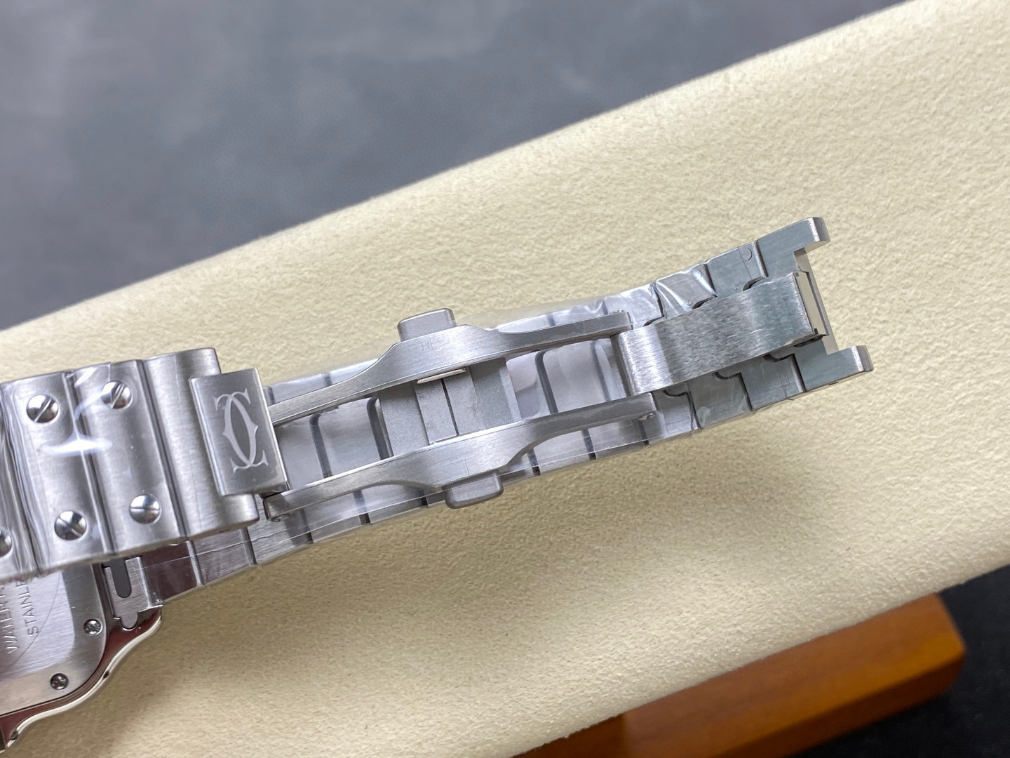 Cartier Focus on big factory goods