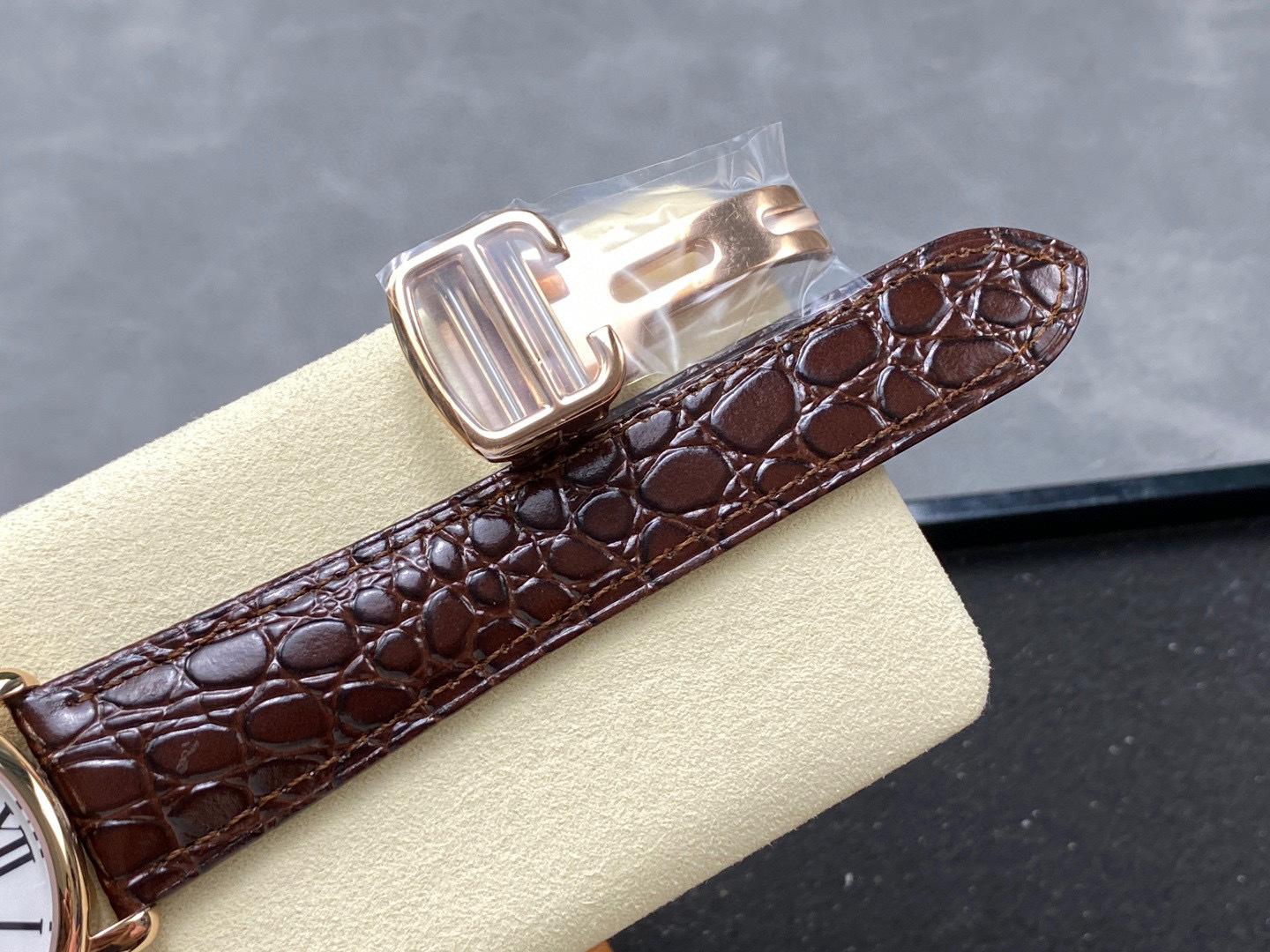 Cartier Focus on big factory goods