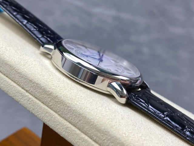 Cartier Focus on big factory goods