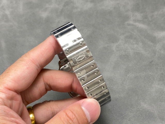Cartier Focus on big factory goods