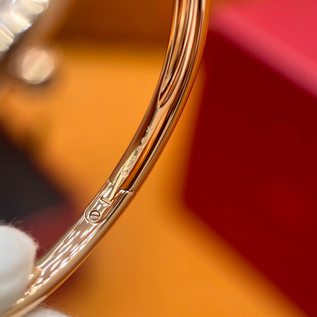Cartier Focus on big factory goods