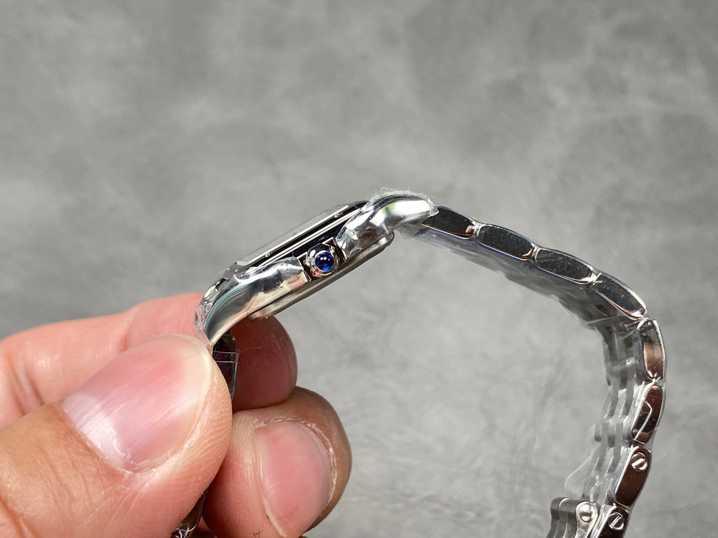 Cartier Focus on big factory goods