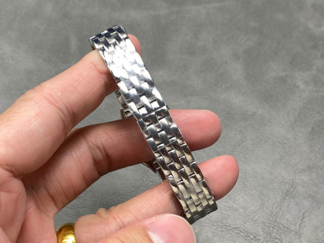 Cartier Focus on big factory goods