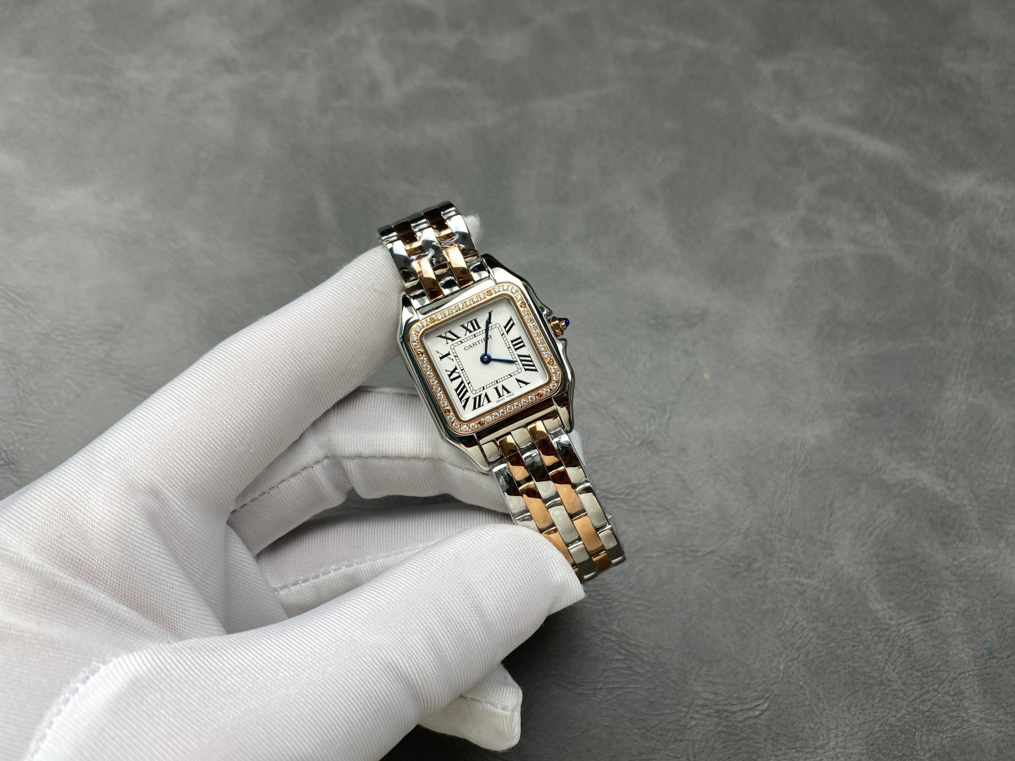 Cartier Focus on big factory goods
