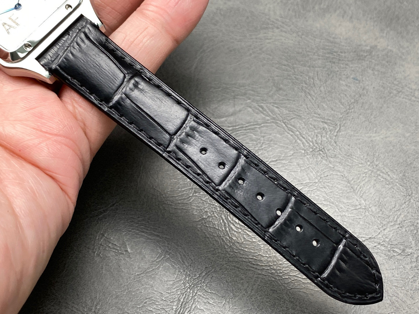 Cartier Focus on big factory goods