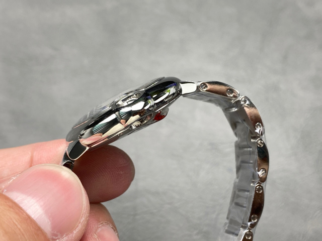 Cartier Focus on big factory goods