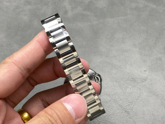Cartier Focus on big factory goods