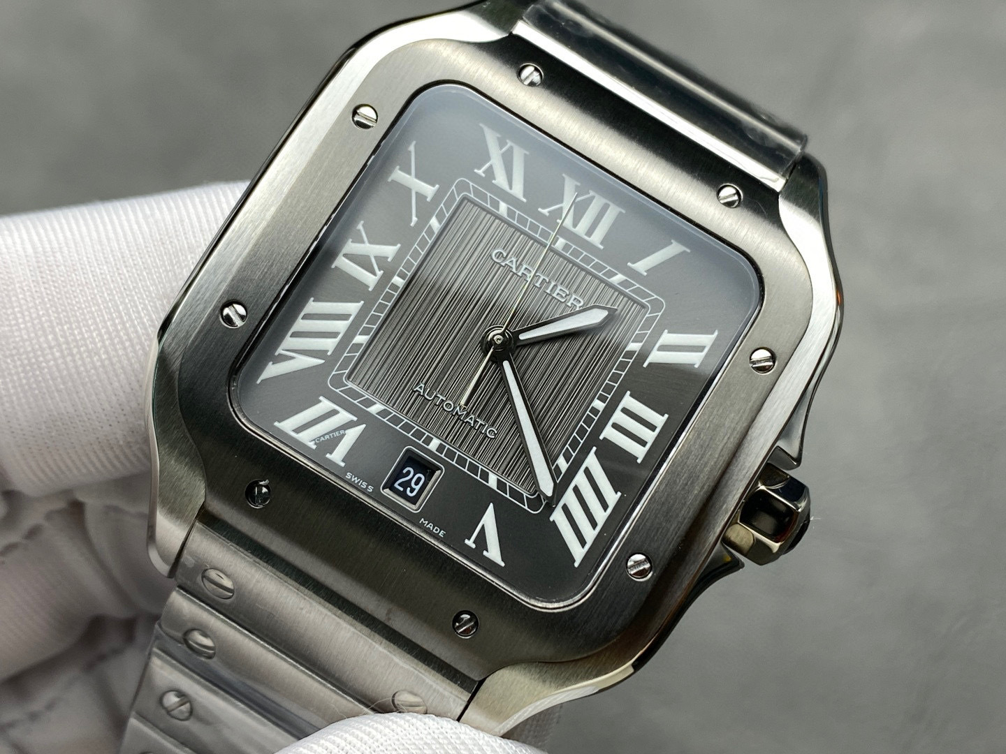 Cartier Focus on big factory goods