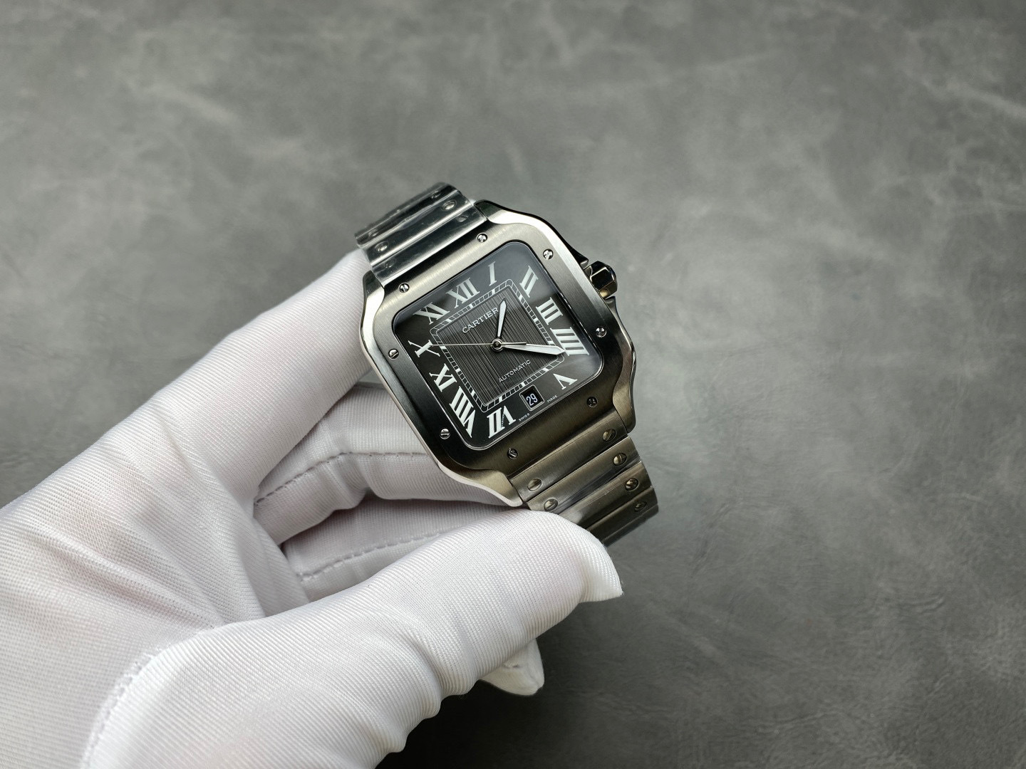 Cartier Focus on big factory goods
