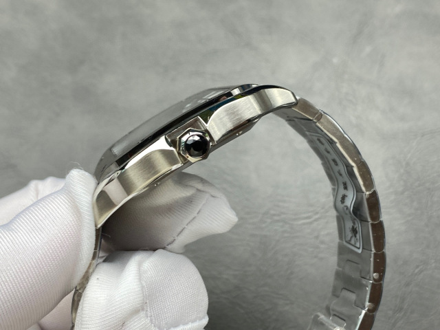 Cartier Focus on big factory goods