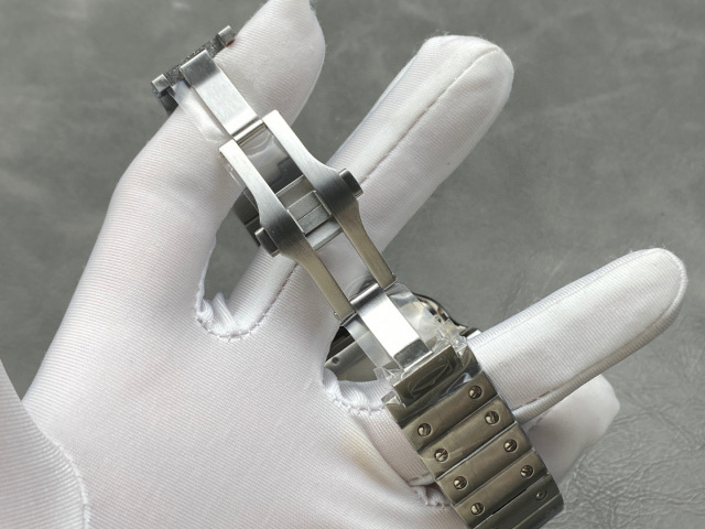 Cartier Focus on big factory goods