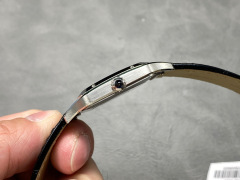 Cartier Focus on big factory goods