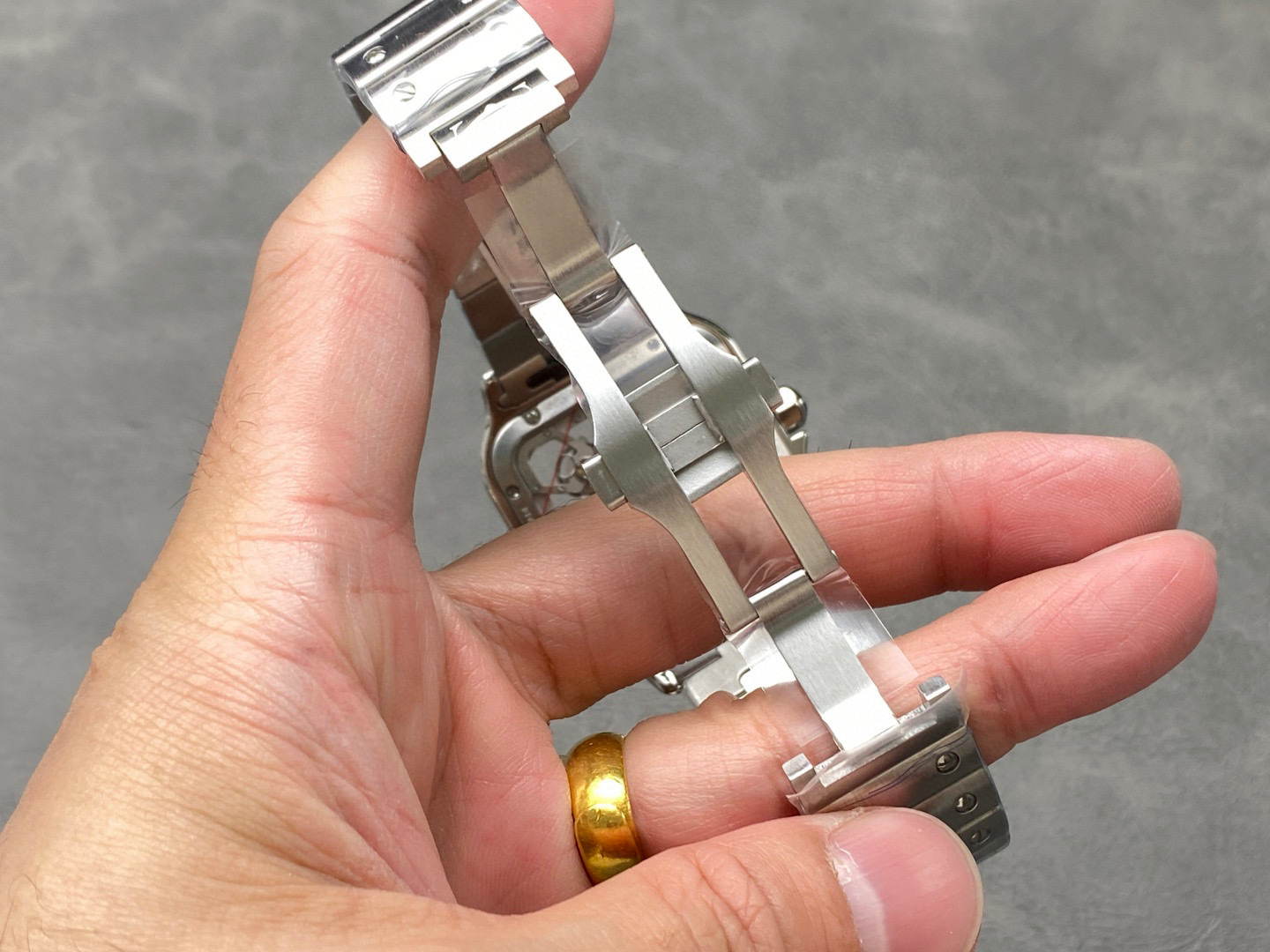 Cartier Focus on big factory goods