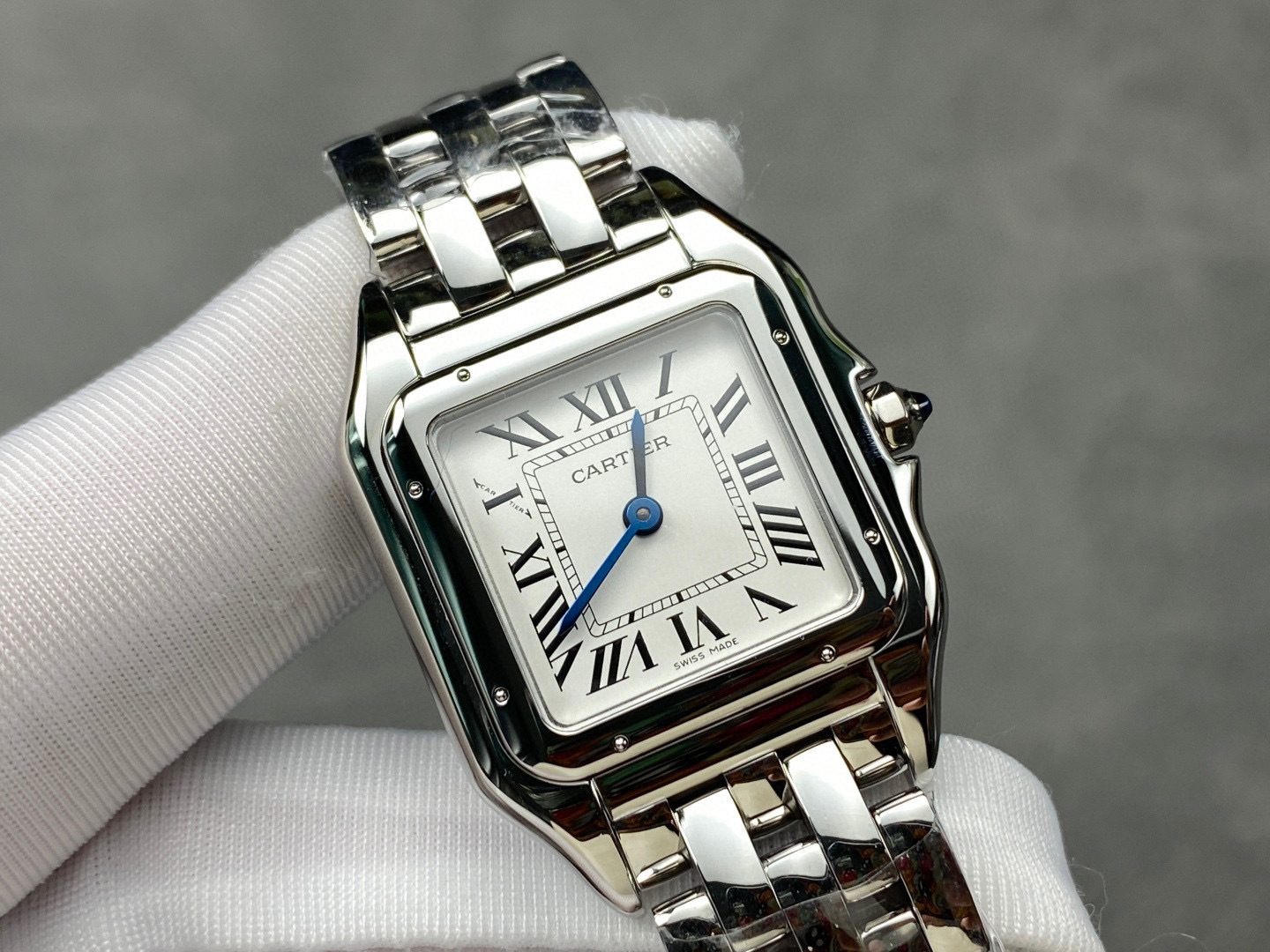Cartier Focus on big factory goods