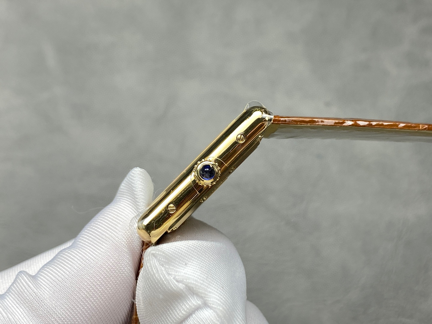 Cartier Focus on big factory goods