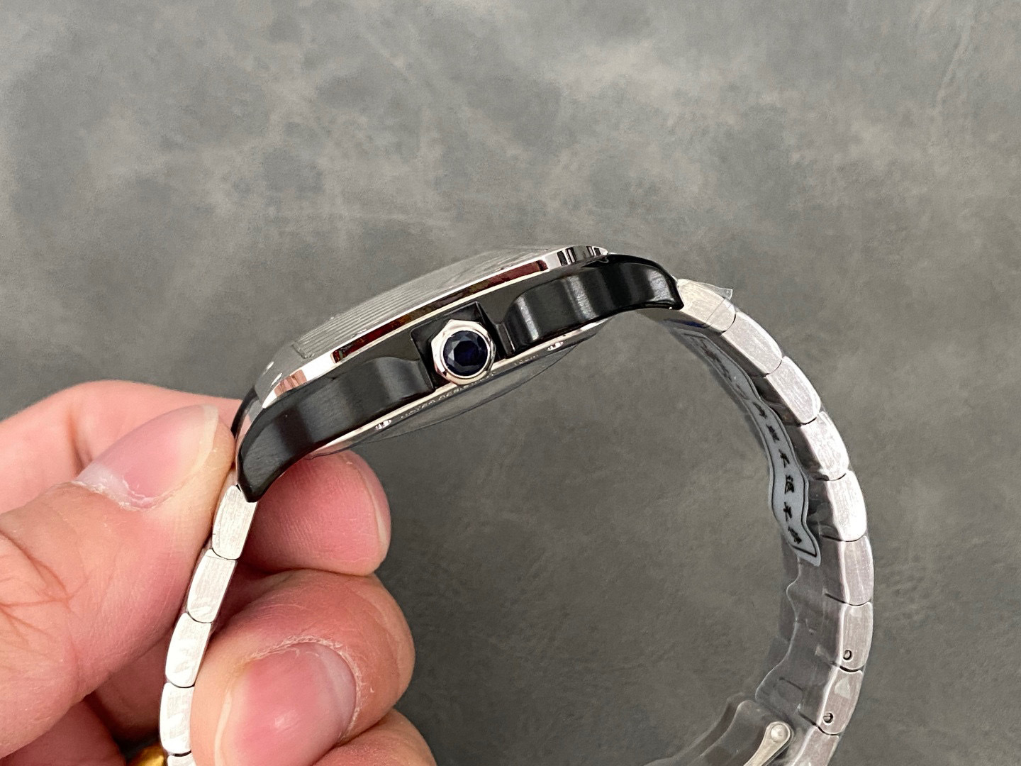 Cartier Focus on big factory goods