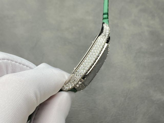 Cartier Focus on big factory goods