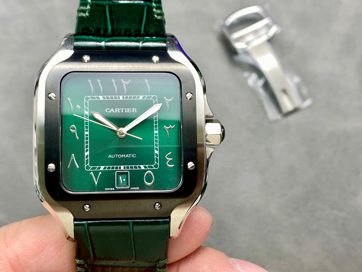 Cartier Focus on big factory goods