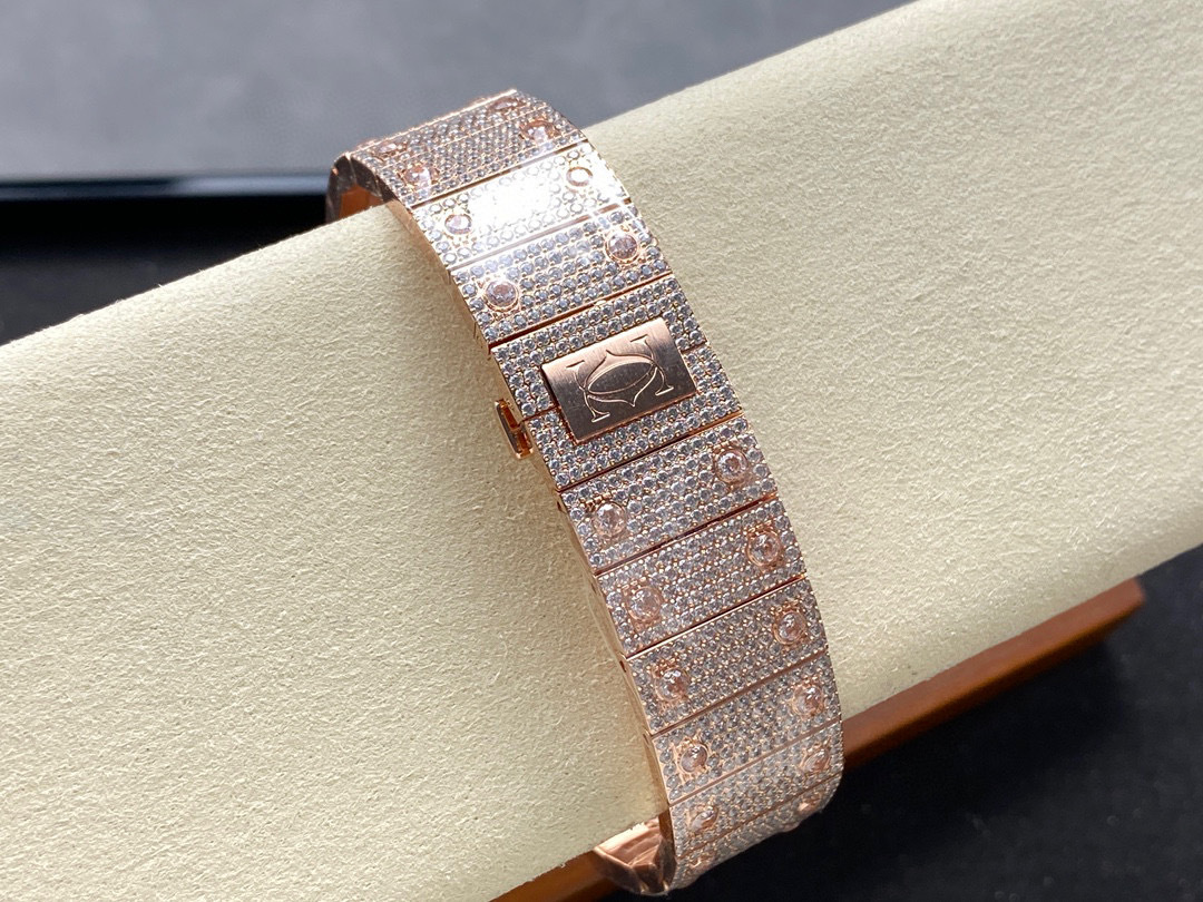 Cartier Focus on big factory goods