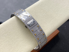Cartier Focus on big factory goods