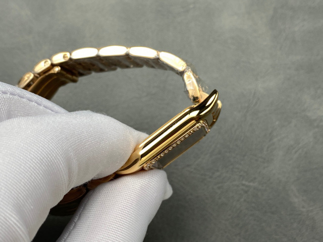 Cartier Focus on big factory goods