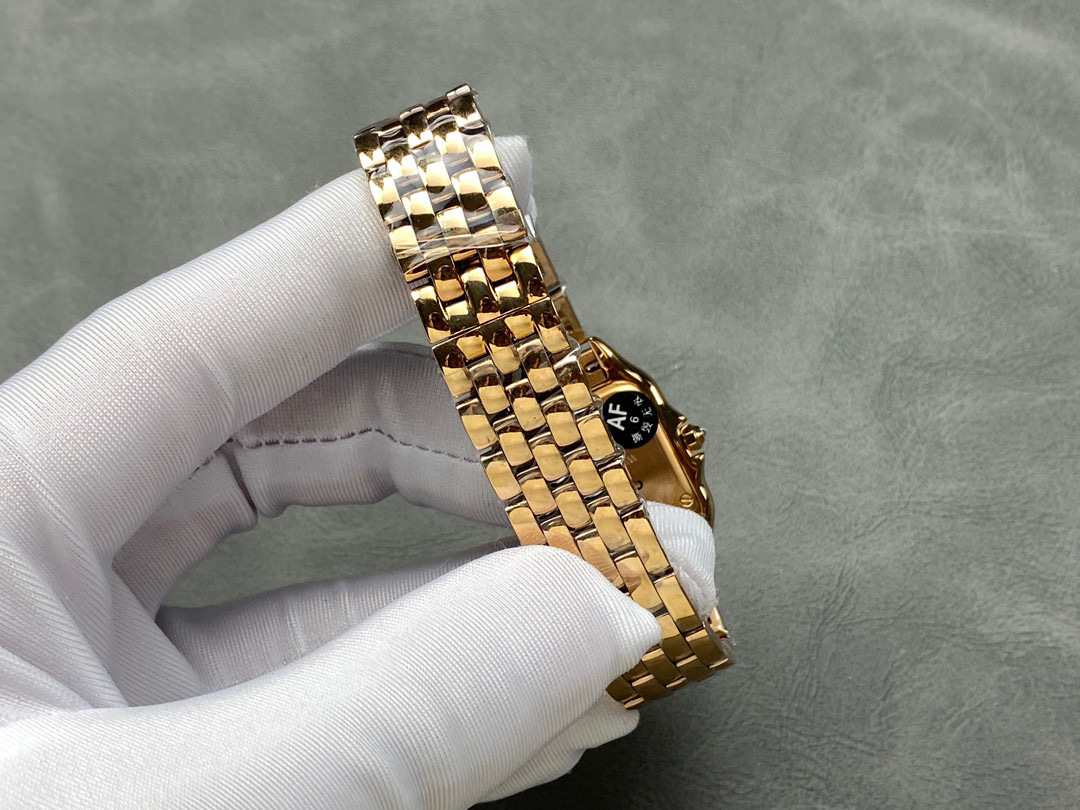 Cartier Focus on big factory goods