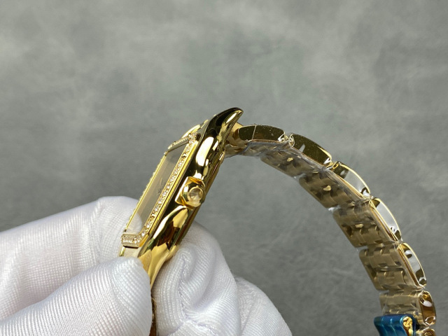 Cartier Focus on big factory goods