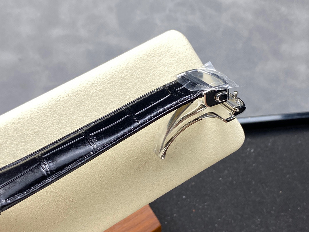 Cartier Focus on big factory goods