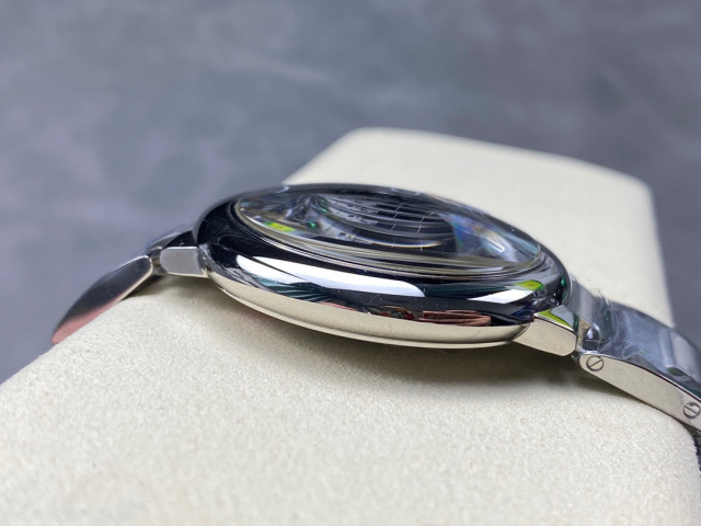 Cartier Focus on big factory goods