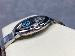 Cartier Focus on big factory goods