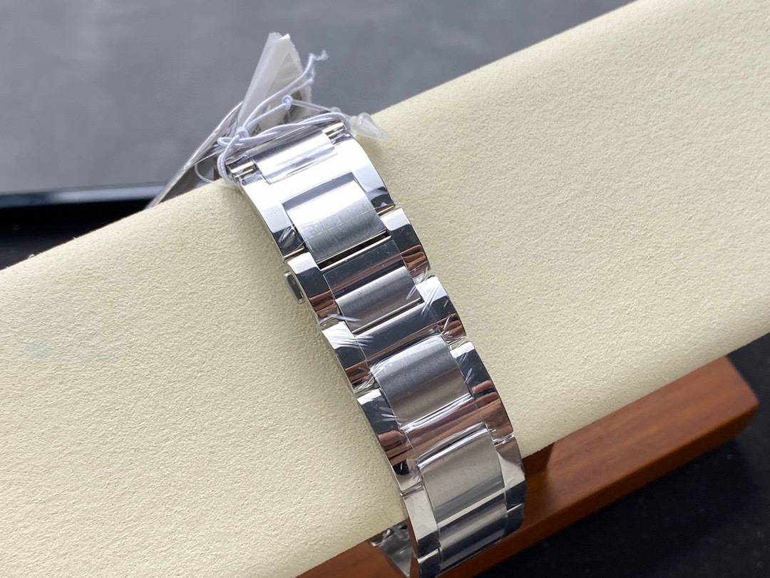 Cartier Focus on big factory goods