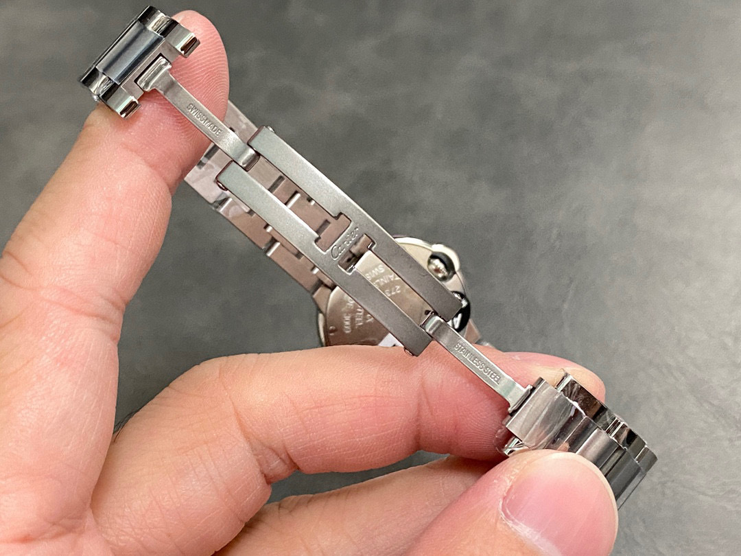 Cartier Focus on big factory goods