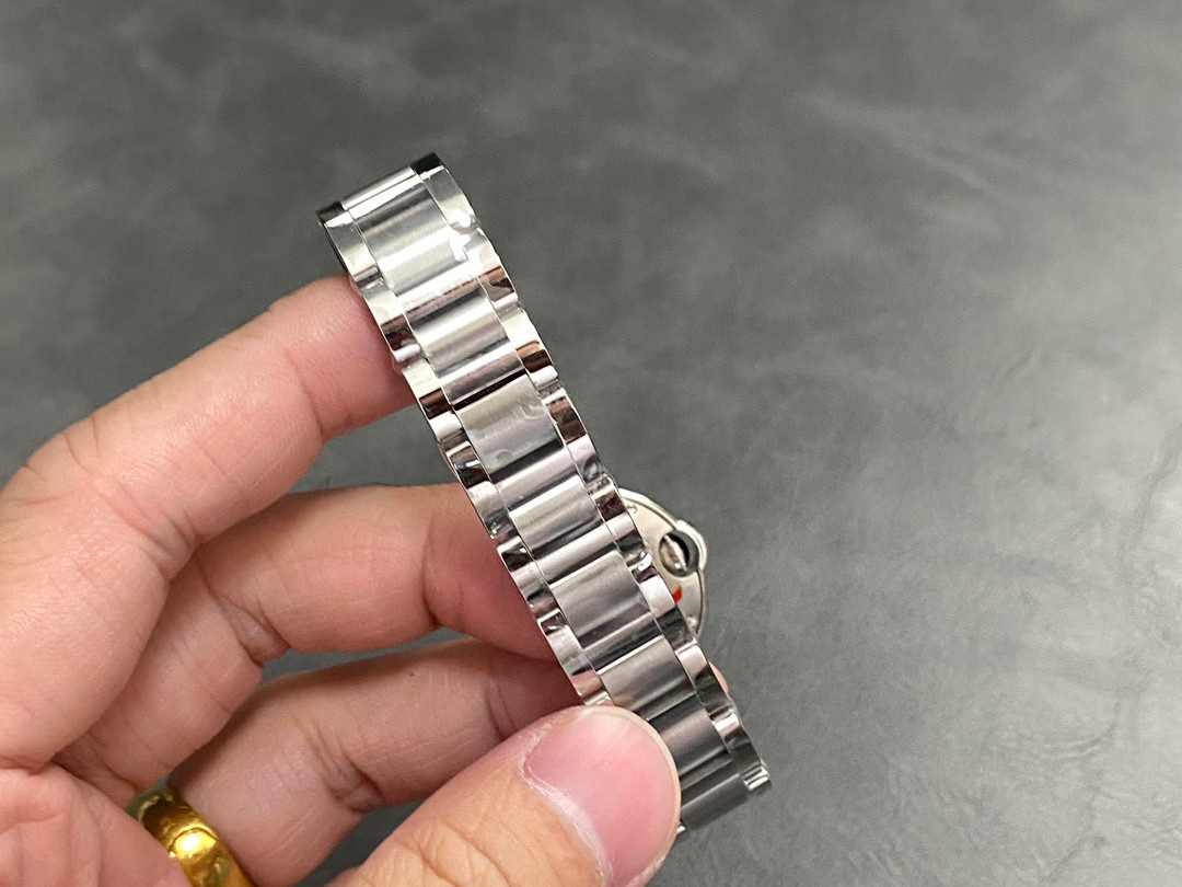 Cartier Focus on big factory goods