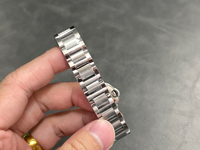 Cartier Focus on big factory goods
