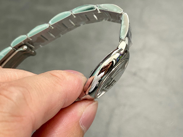 Cartier Focus on big factory goods