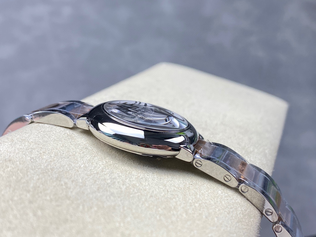Cartier Focus on big factory goods